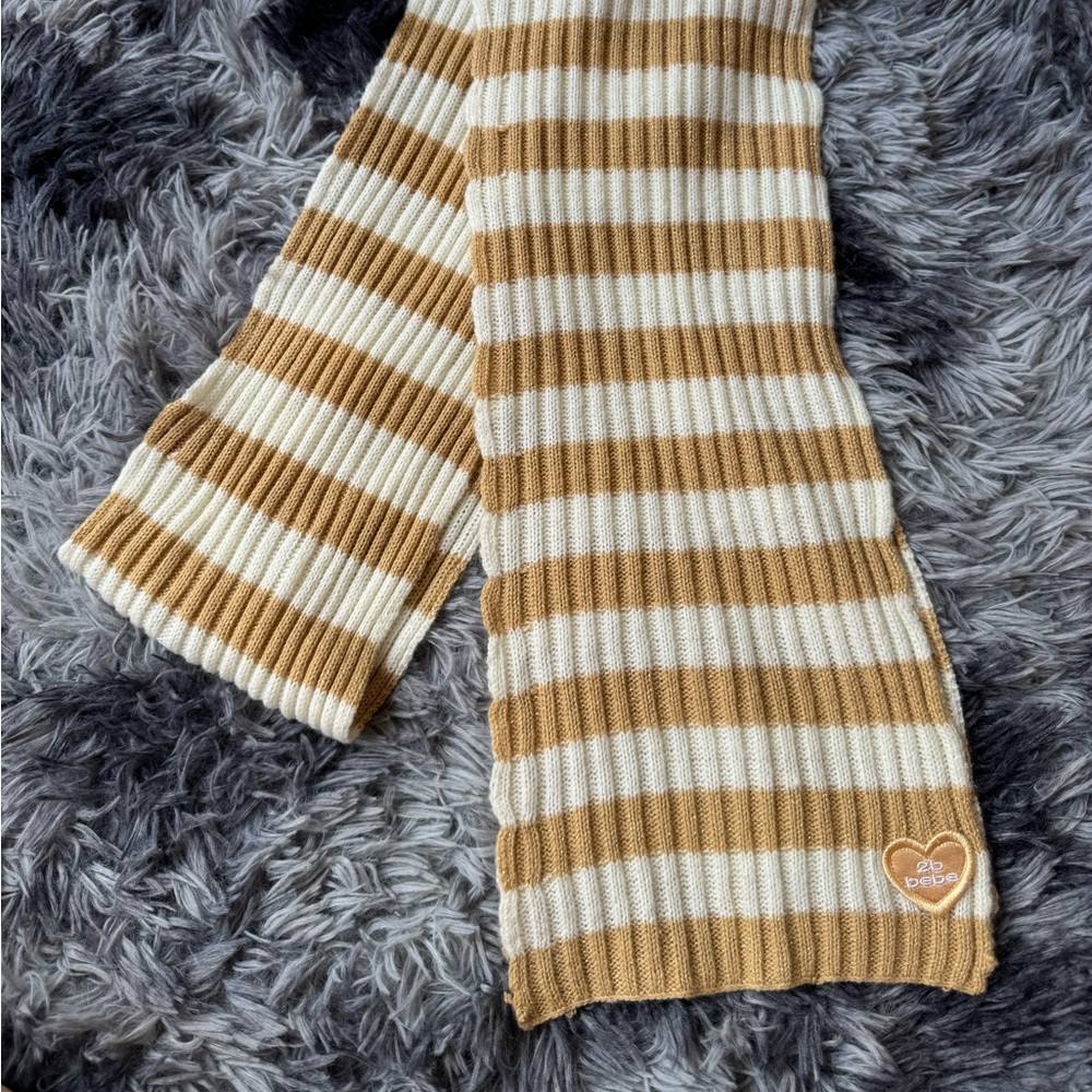 2B BEBE Scarf